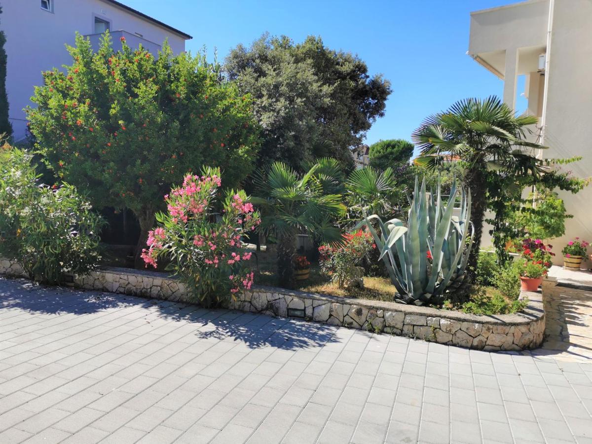 Lenka Apartments I Novalja Luaran gambar