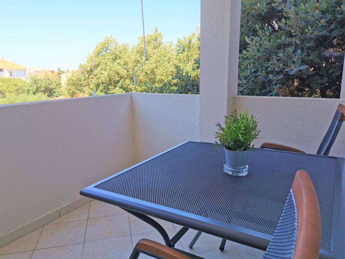 Lenka Apartments I Novalja Luaran gambar