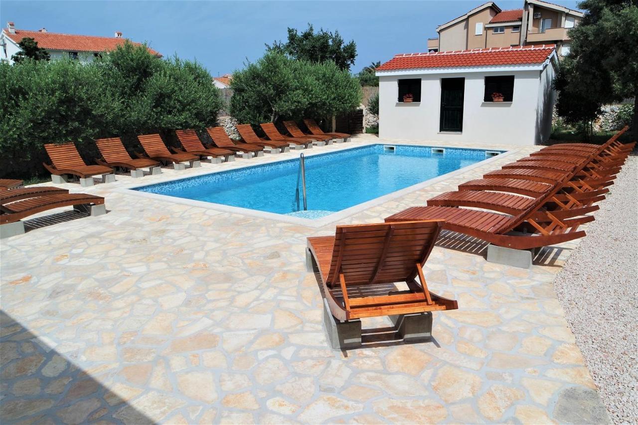 Lenka Apartments I Novalja Luaran gambar